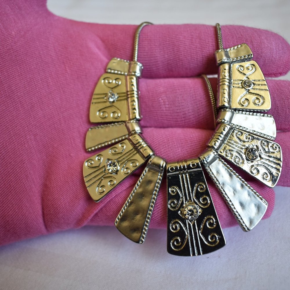 SILVER TRIBAL NECKLACE